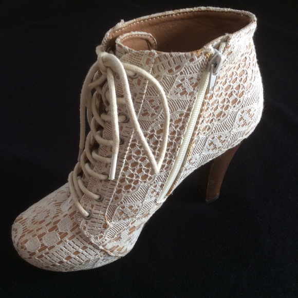 Qupid Lace Platform Heels, Sz 7.5 - Picture 5 of 14